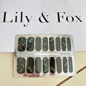 Lily And Fox Nail Polish Strips 16ct. Tree Rex New Without Box